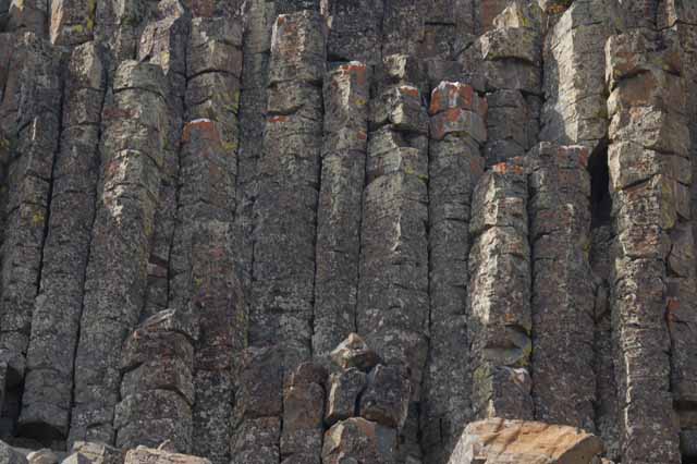 close up of sheepeater cliffs